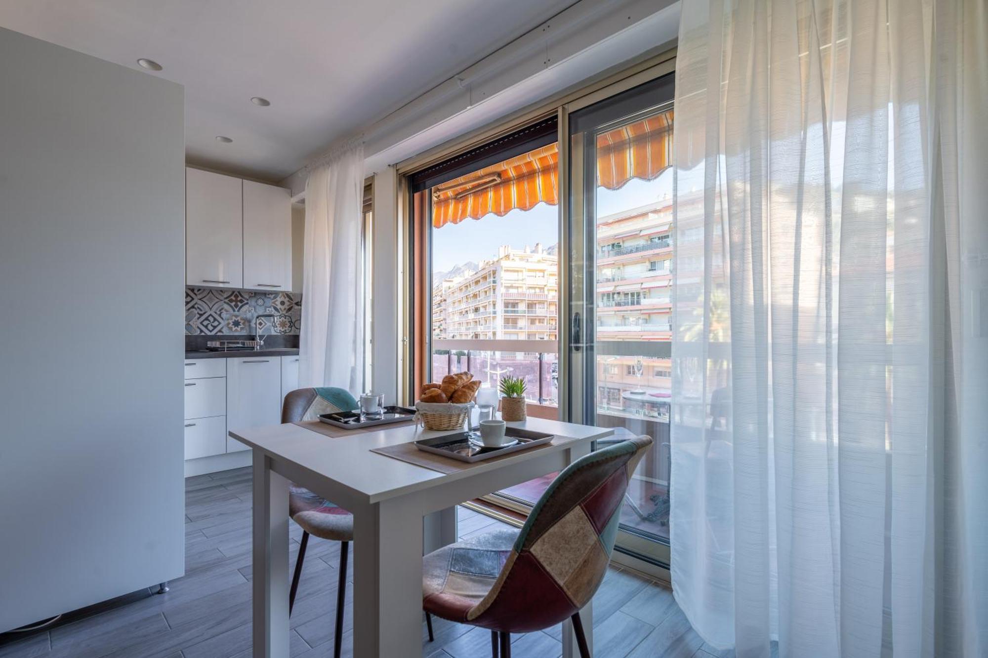 Fabuleux Appartement 2 Personnes Au Coeur De Menton, Climatise Et Proche Gares Routiere Et Sncf Екстериор снимка